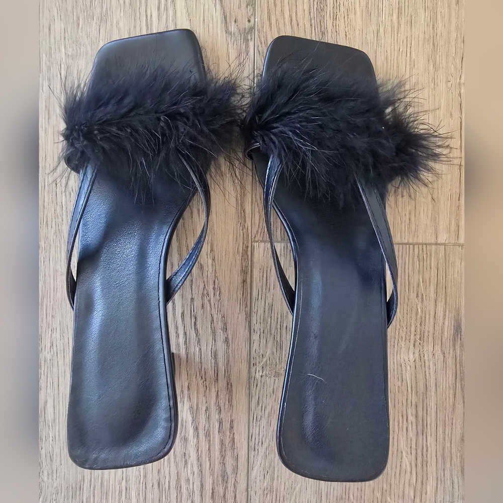 Elegant Black Feathered Women's Sandals